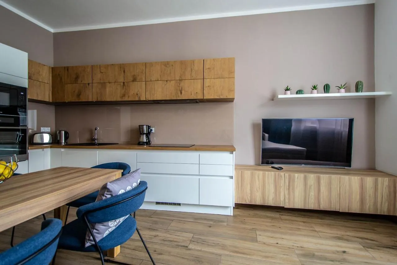 Executive Bright Apt. By Ruterra Prague