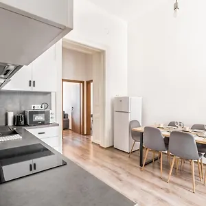  Apartment Lovely Urban Retreat - Hungary