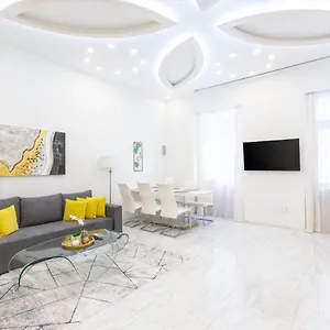  Apartment Luxurious Next To The Danube River Hungary